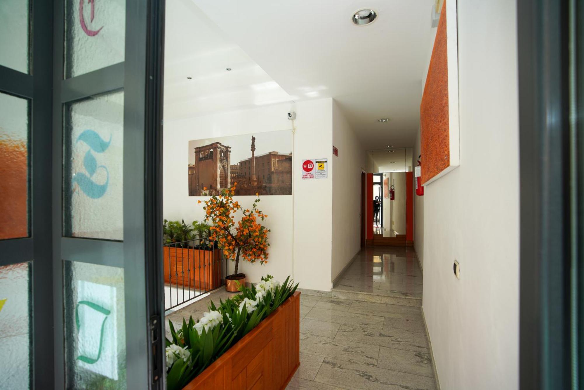 Residence Lupiae Лече Екстериор снимка