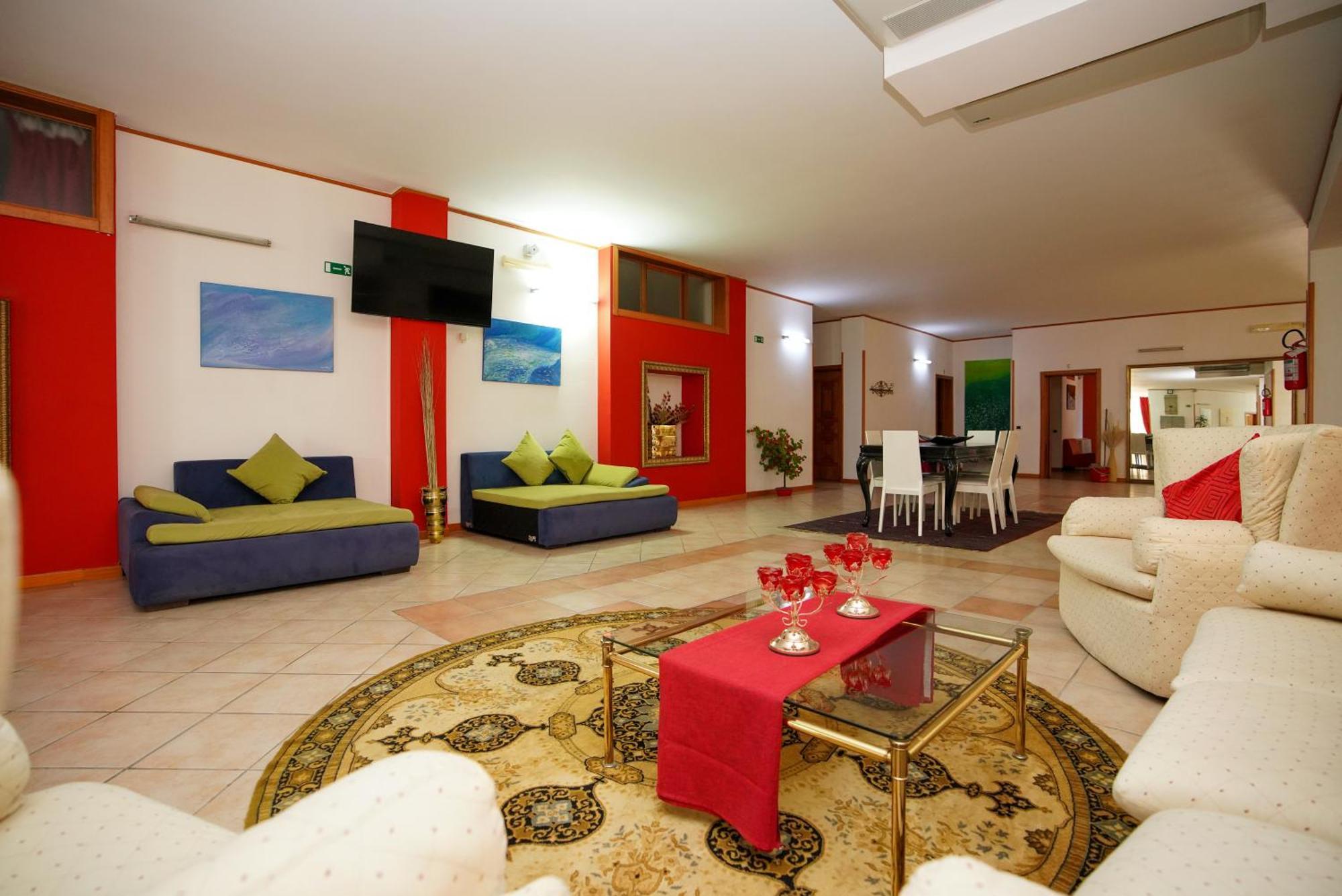 Residence Lupiae Лече Екстериор снимка