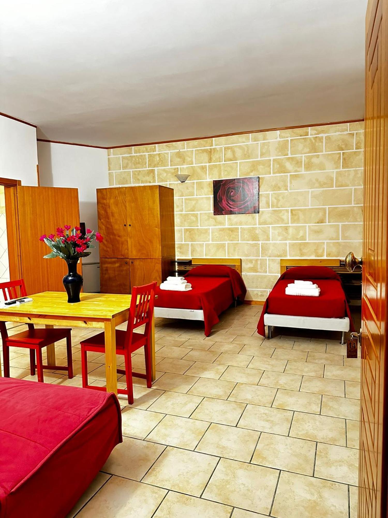 Residence Lupiae Лече Екстериор снимка